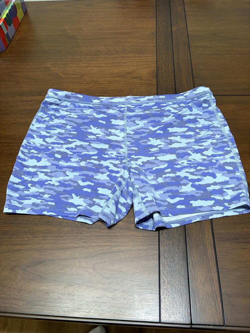 Duluth Trading Women’s Large Purple Camo Compression Athletic Shorts 4” Stretch